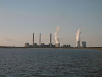 Blick auf das Kohlekraftwerk (62kb)